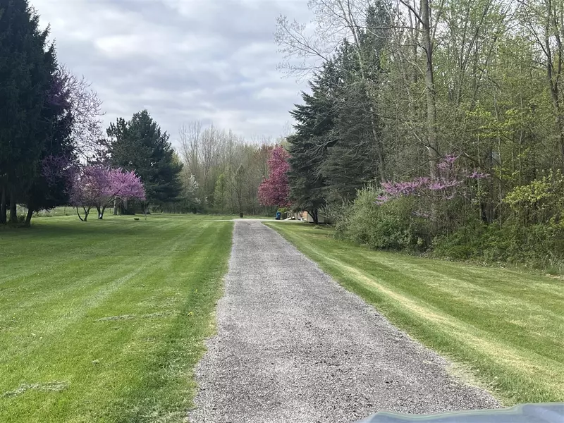 7532 E W Avenue, Vicksburg, MI 49097-9599