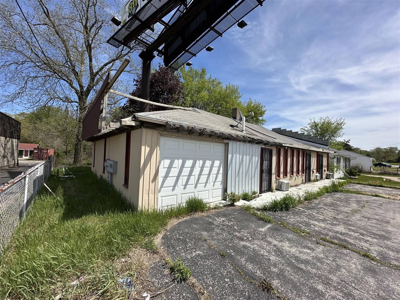 Benton Harbor, MI 49022-3929,1175 E Napier Avenue
