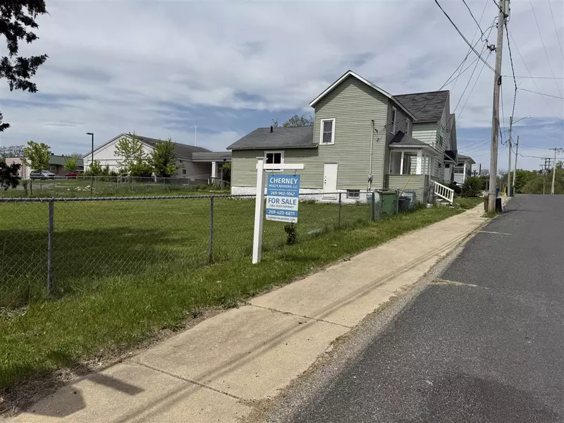 16 S Wood Street, Battle Creek, MI 49037-2324