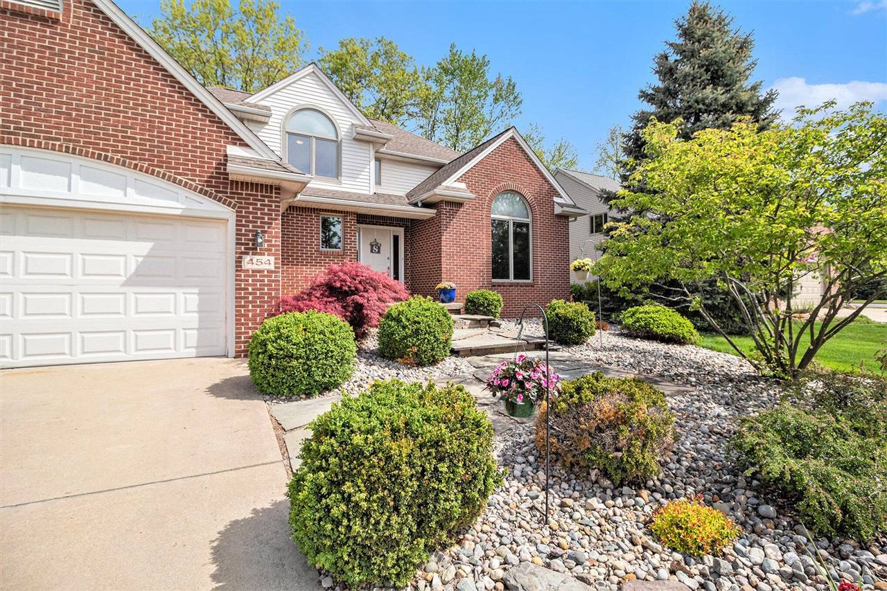 Saline, MI 48176-1800,454 Breconshire Drive