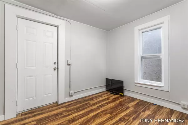 Grand Rapids, MI 49505,1402 North Avenue