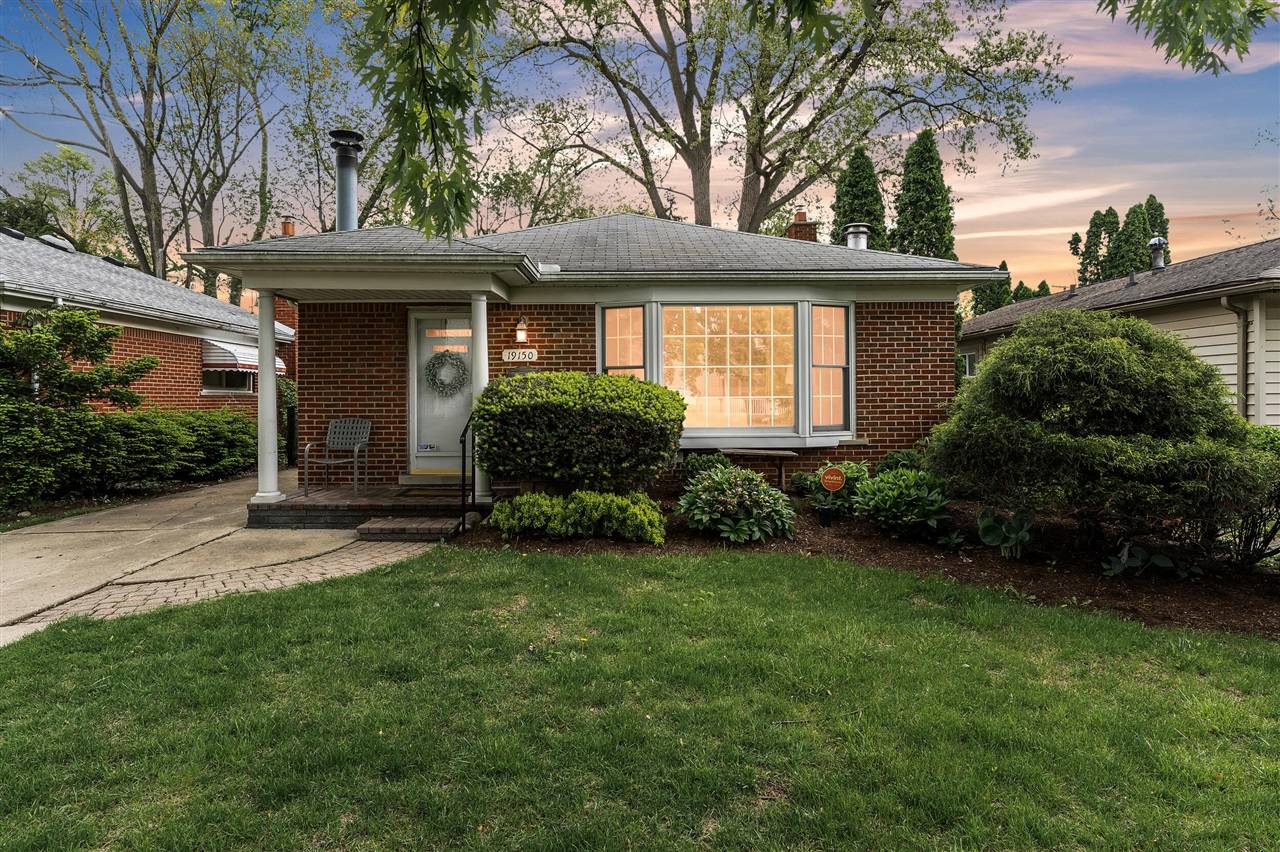 19150 Lexington, Redford, MI 48240-2619