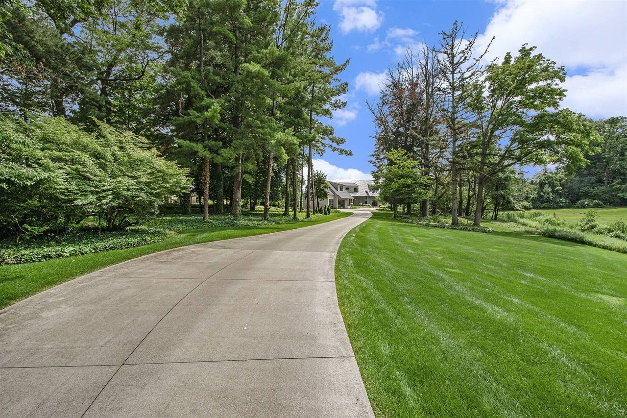 East Grand Rapids, MI 49506,1950 Robinson Road