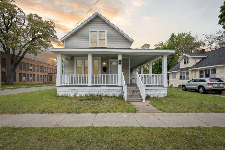 602 Ada Avenue, Muskegon, MI 49442-3904