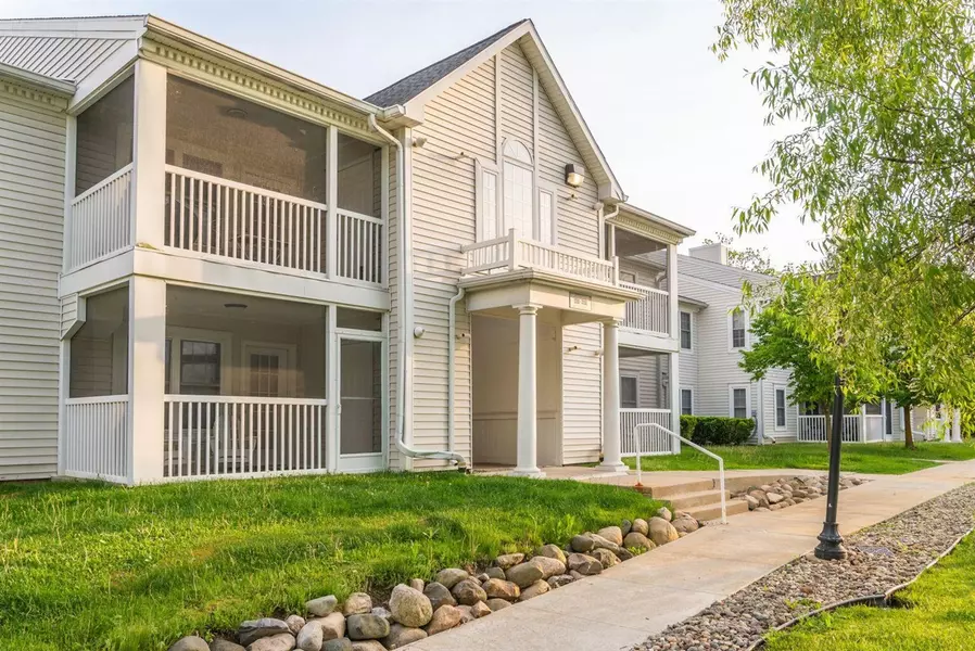 2261 S Main Street, Ann Arbor, MI 48104