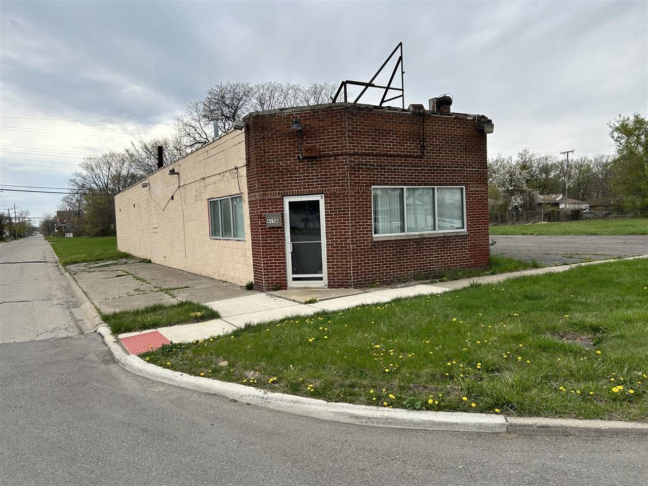 4156 Inkster Road, Inkster, MI 48141-3066