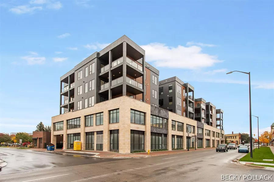 159 S River Avenue, Holland, MI 49423