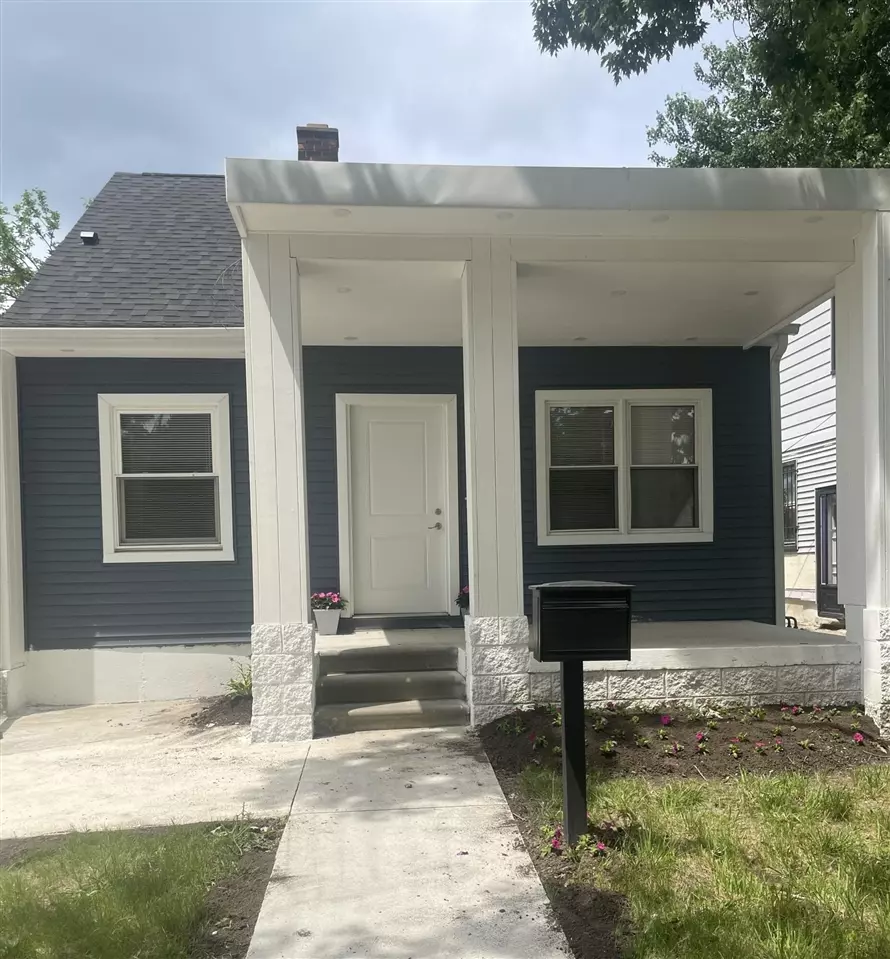 Detroit, MI 48228-2958,8841 Auburn Street