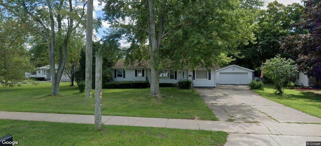 260 W Saint Joseph Street, Coloma, MI 49038