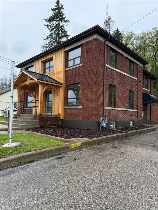 212 Arthur Street, Manistee, MI 49660-1106