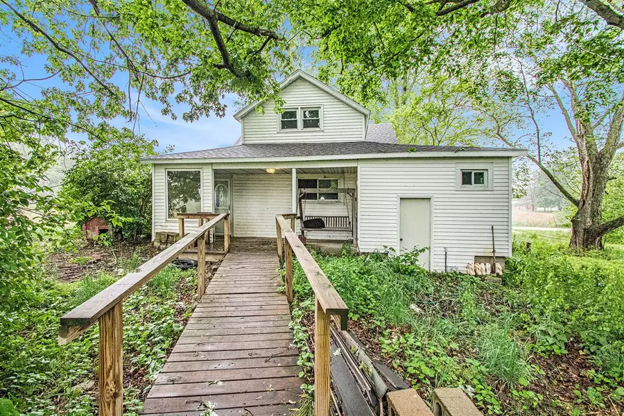 13500 Cleveland Avenue, Buchanan, MI 49107-8309