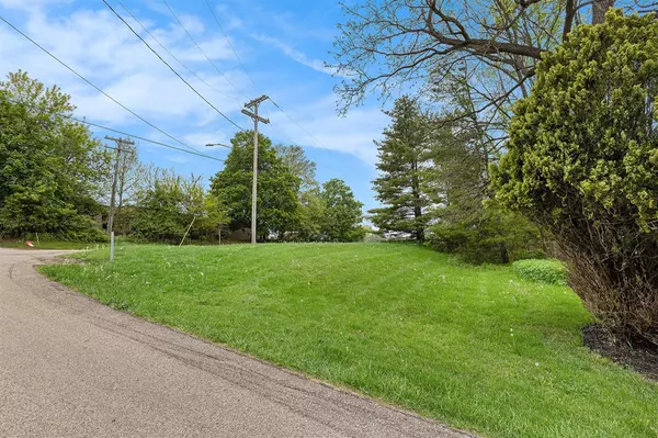 Ada, MI 49301,7187 Bradfield Street