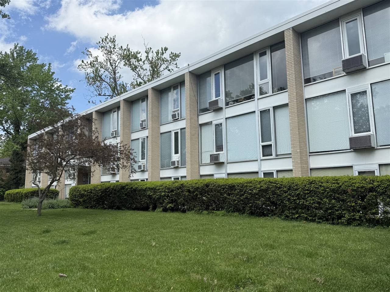 1531 Packard Street, Ann Arbor, MI 48104-4487