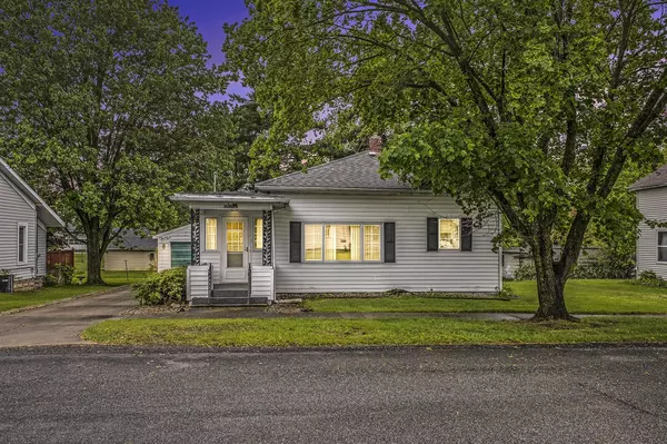 415 W Maple Street, Carson City, MI 48811-9696