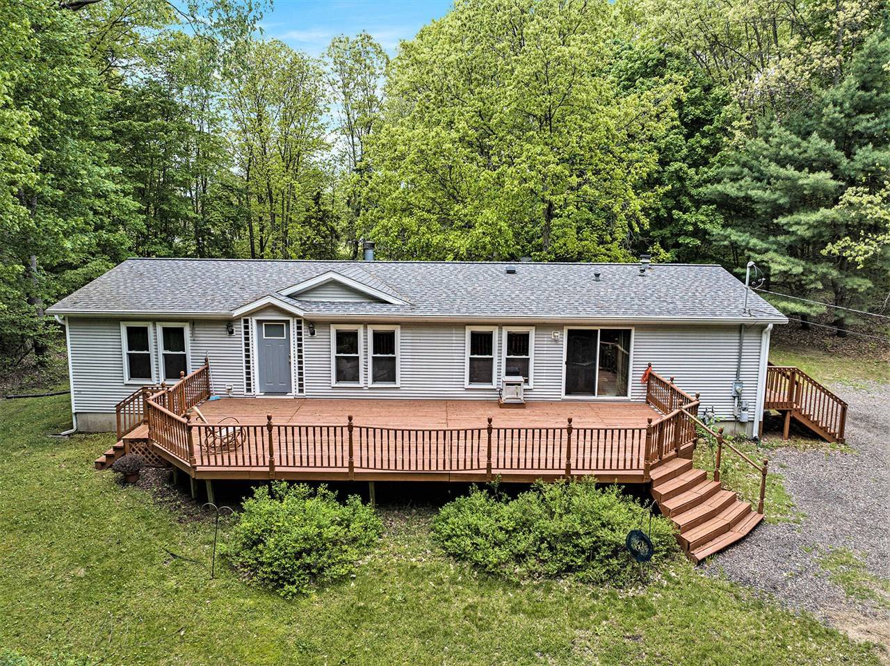 9295 Vinton Avenue, Sparta, MI 49345