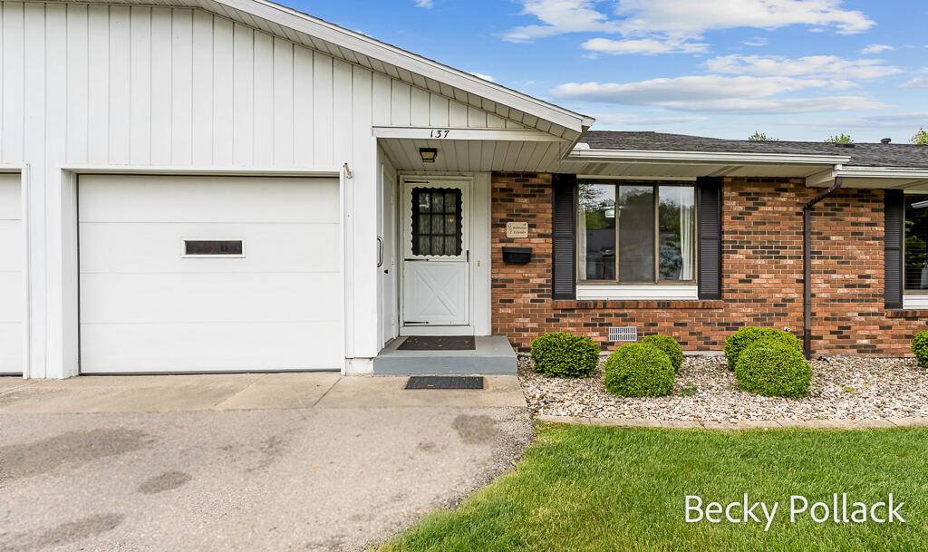 230 S State Street, Zeeland, MI 49464