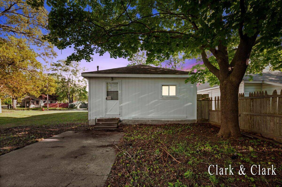 Muskegon, MI 49442-5822,902 Turner Avenue