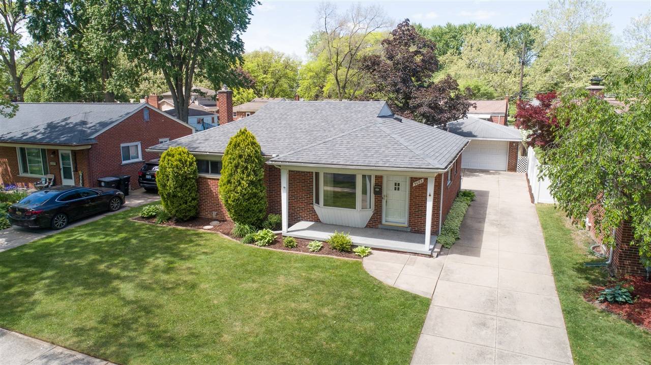 9085 Brentwood Street, Livonia, MI 48150-4022