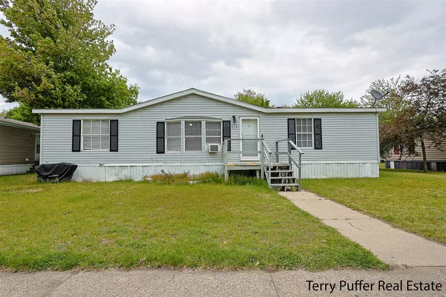 1281 E Pontaluna Road, Norton Shores, MI 49456