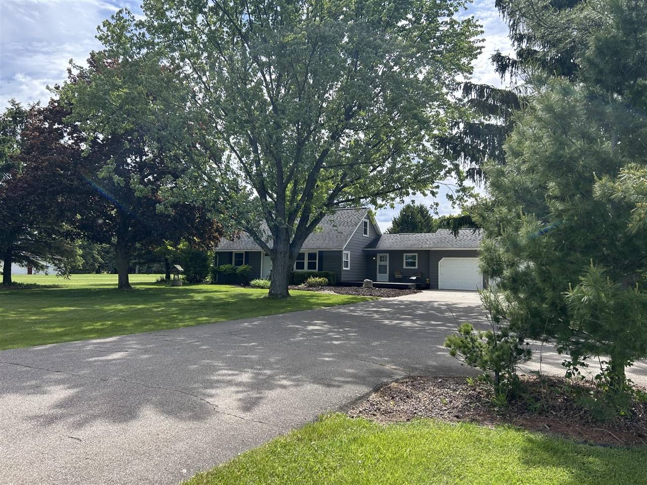 Eagle, MI 48822-9766,13830 S Grange Road