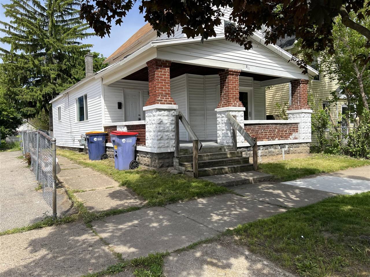911 Muskegon Avenue, Grand Rapids, MI 49504-4441