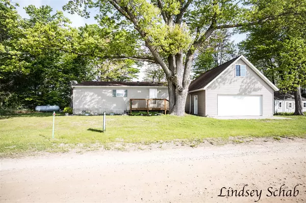 4647 Lakeview Drive,  Coral,  MI 49322