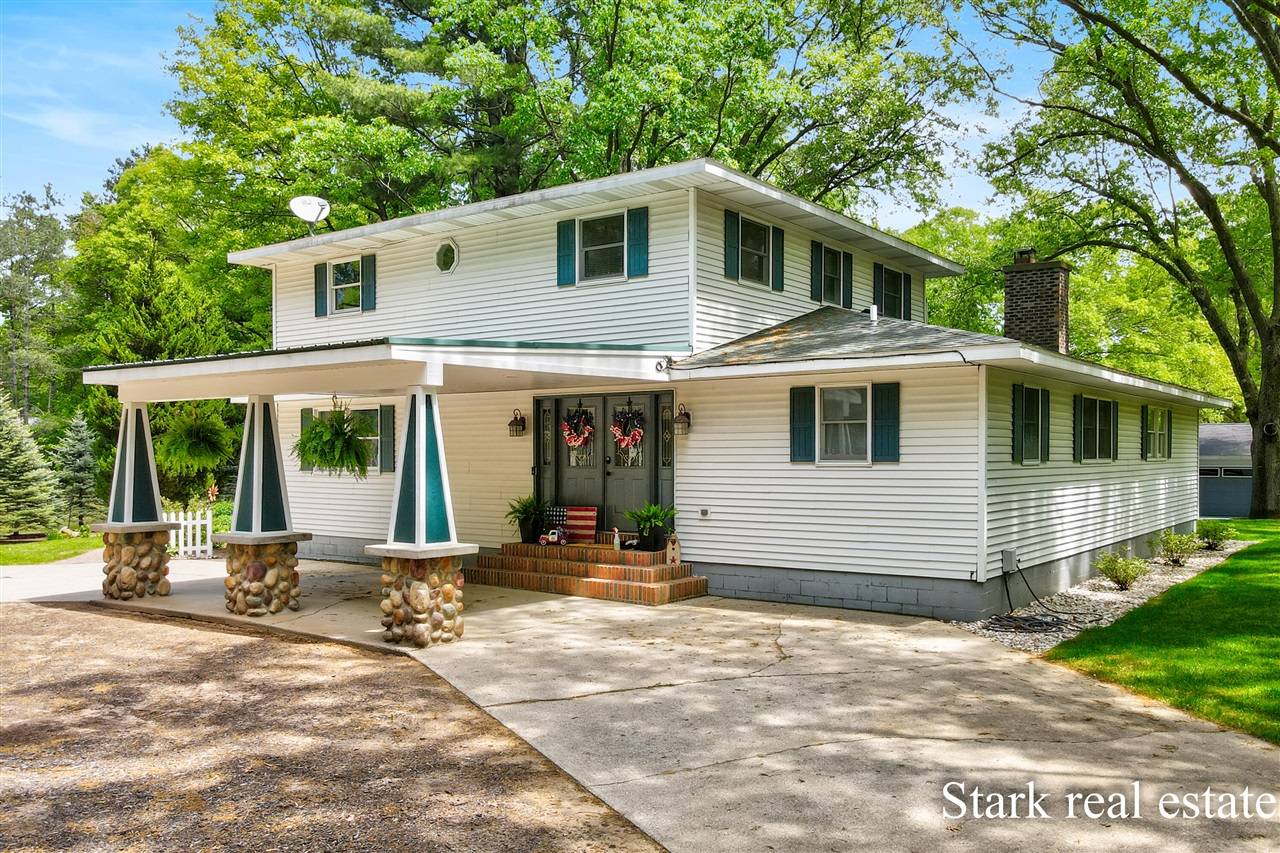 300 N 2nd Avenue, Fruitport, MI 49415-8836
