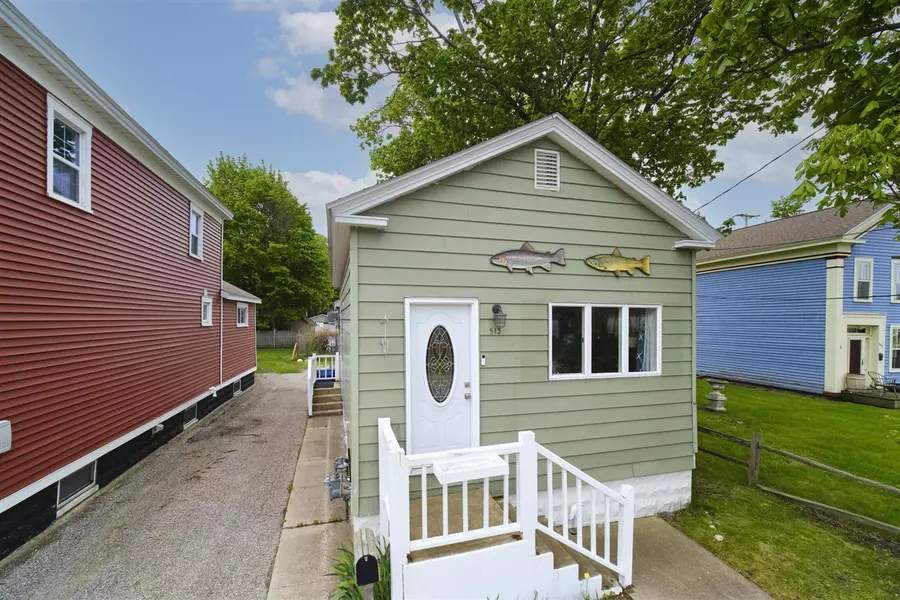 513 1st Street, Manistee, MI 49660-1505