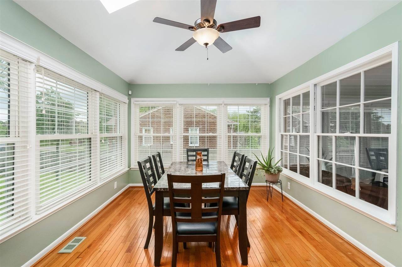 Grosse Pointe Park, MI 48230,15501 E Jefferson Avenue