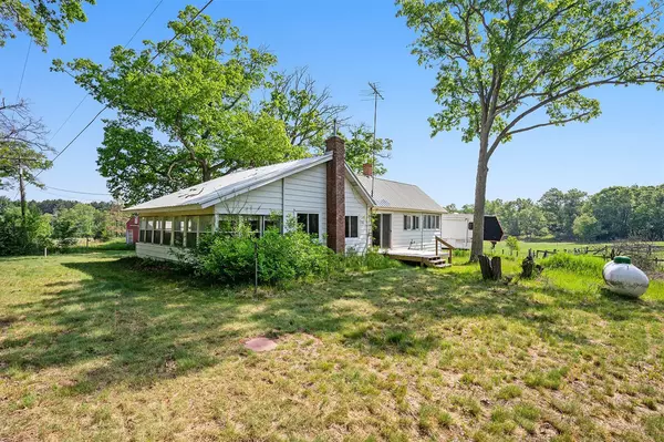 7034 Schow Road, Holton, MI 49425-9527