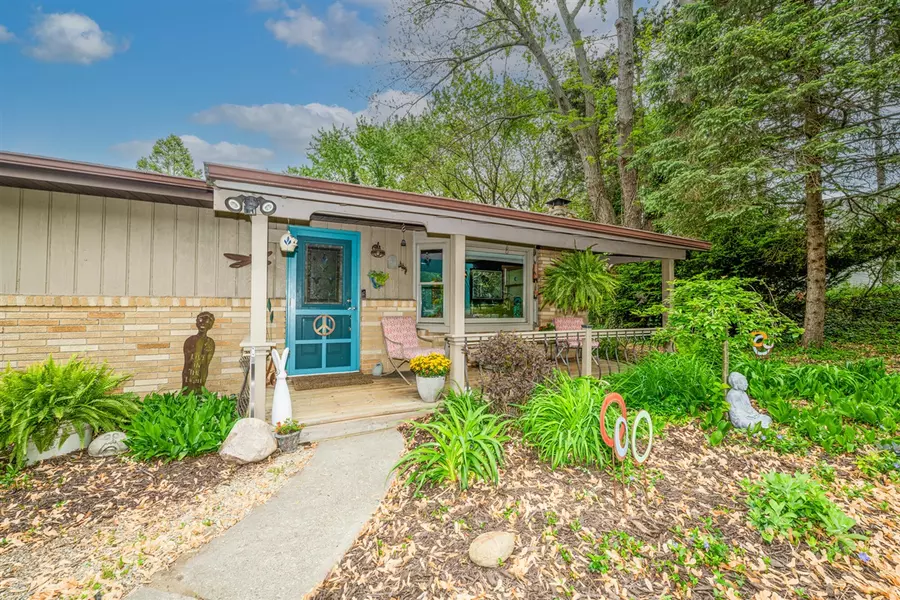 4913 Ridge Road, Stevensville, MI 49127