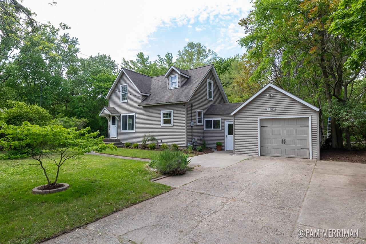 1383 4 Mile Road, Grand Rapids, MI 49525-2691