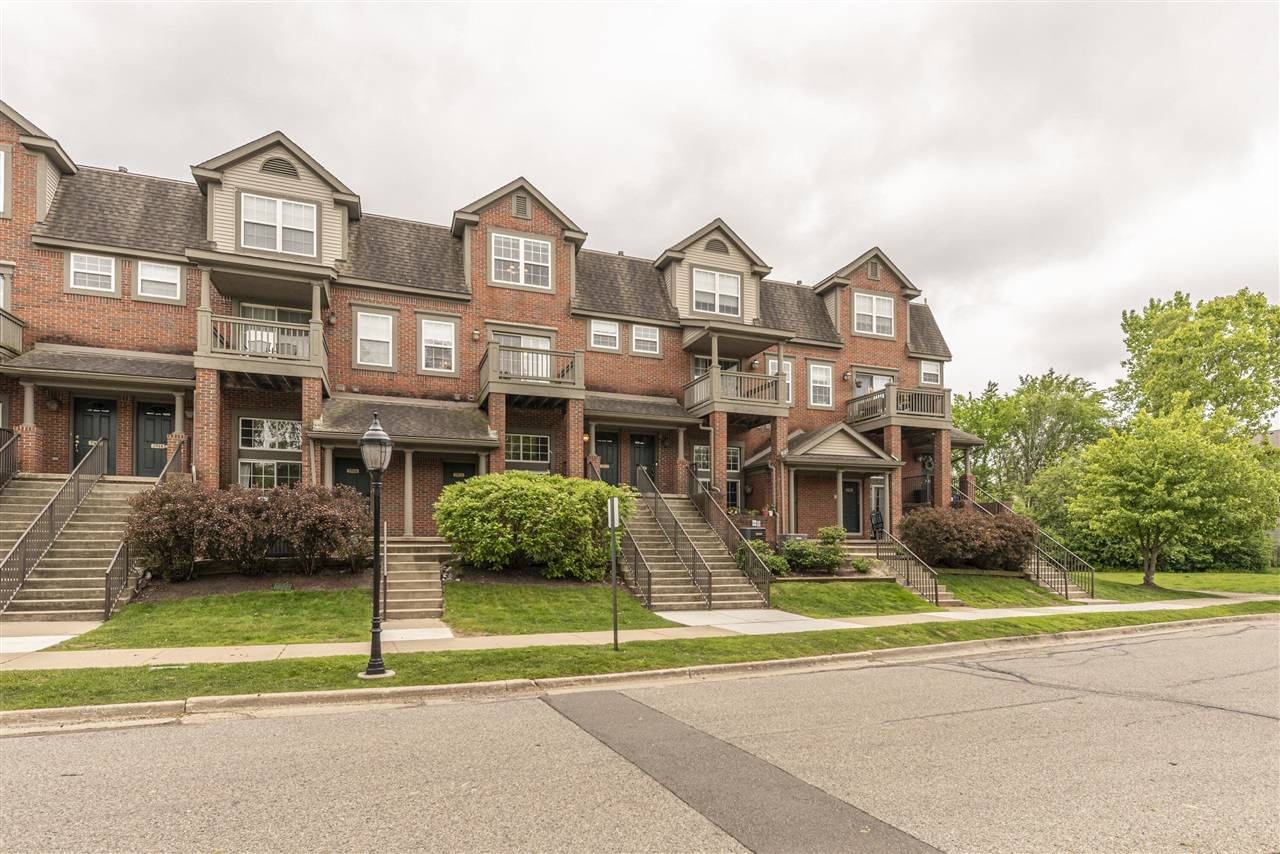 2912 Barclay Way, Ann Arbor, MI 48105-9463