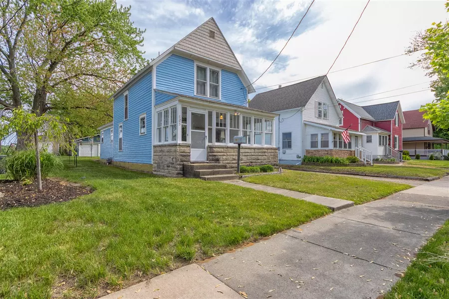 825 Conger Street, South Haven, MI 49090-1512