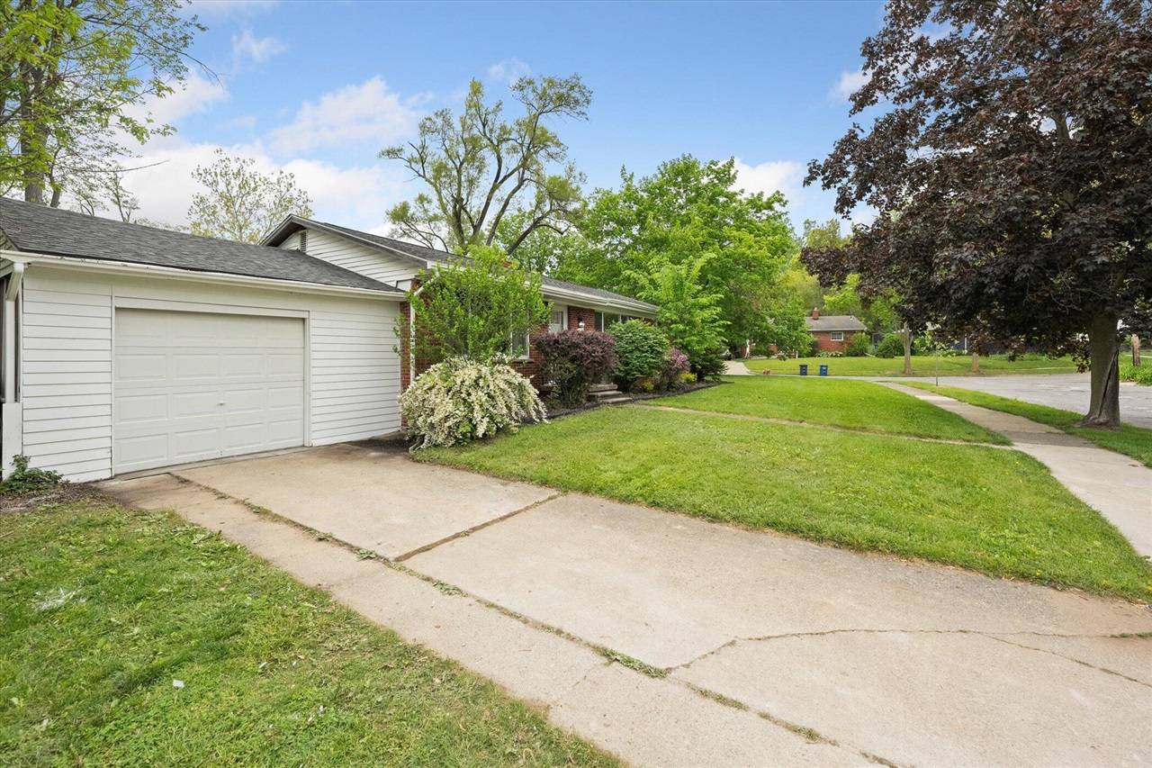 Ann Arbor, MI 48103-3418,2419 Faye Drive