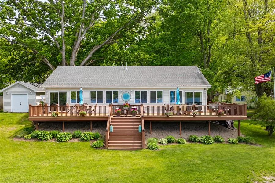 8843 Silver Lake Road, Grand Junction, MI 49056-49056