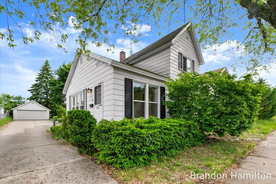 705 Burns Street, Grand Rapids, MI 49503-8003