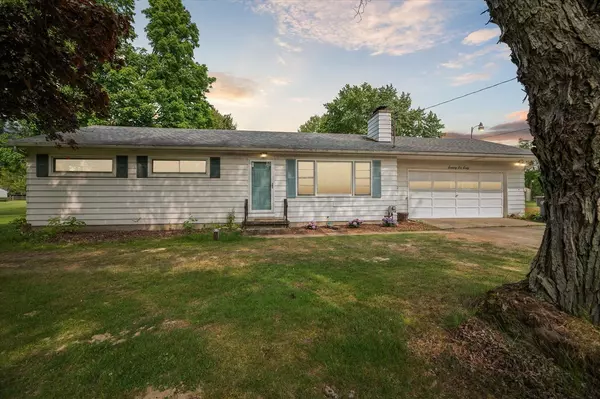 7660 N 41st Street, Augusta, MI 49012