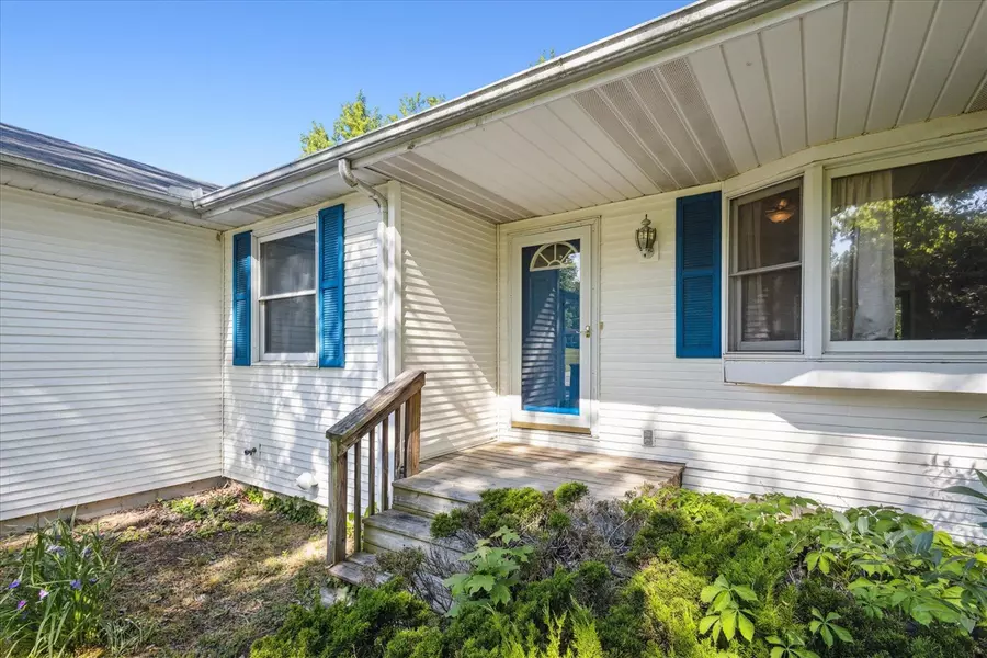 502 Woodland Drive, Buchanan, MI 49107-8431