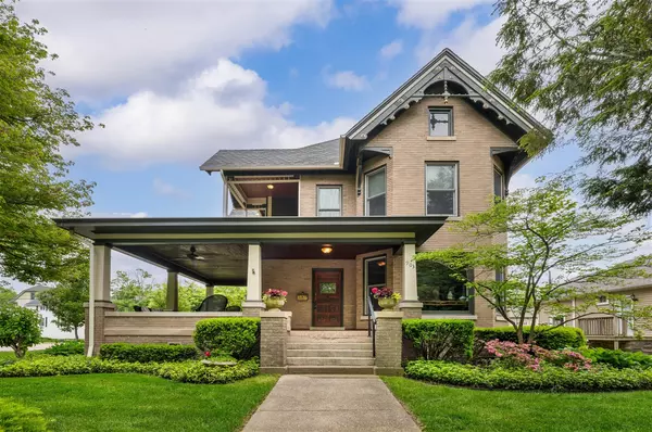 Saint Joseph, MI 49085,903 Lake Boulevard