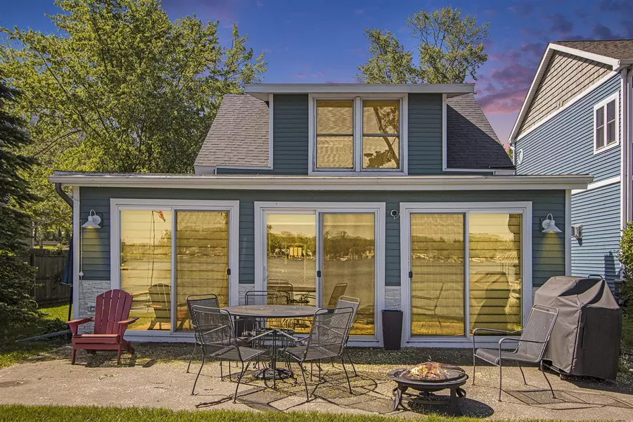 2019 Lakeview Drive, Portage, MI 49002-6928