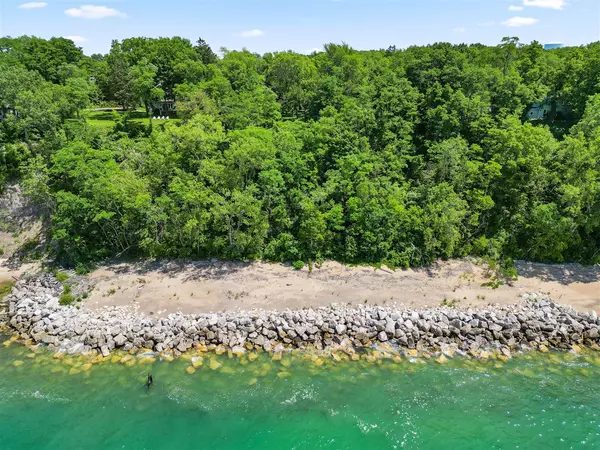 2719 Lake Shore Drive,  Saint Joseph,  MI 49085