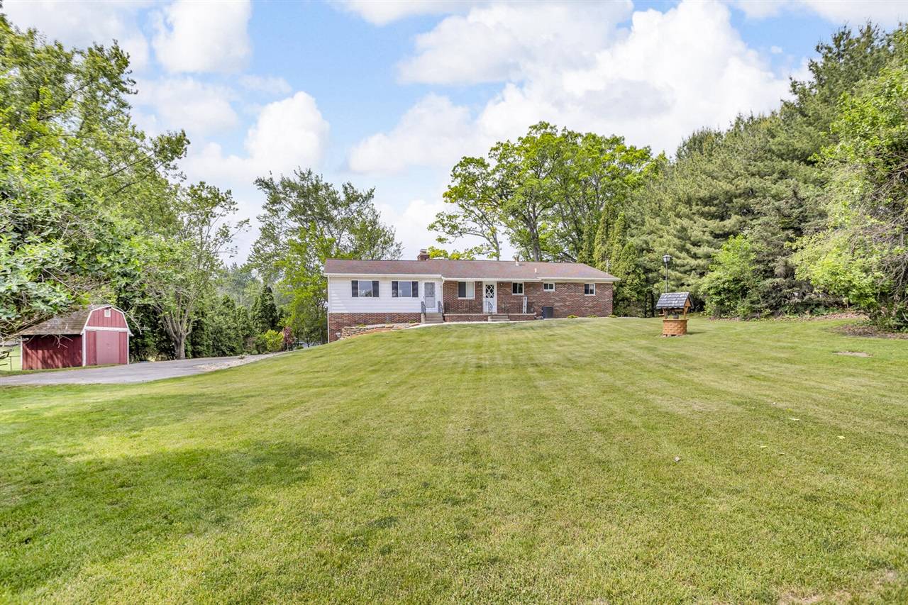 Brooklyn, MI 49230-9048,306 E Ridge Drive
