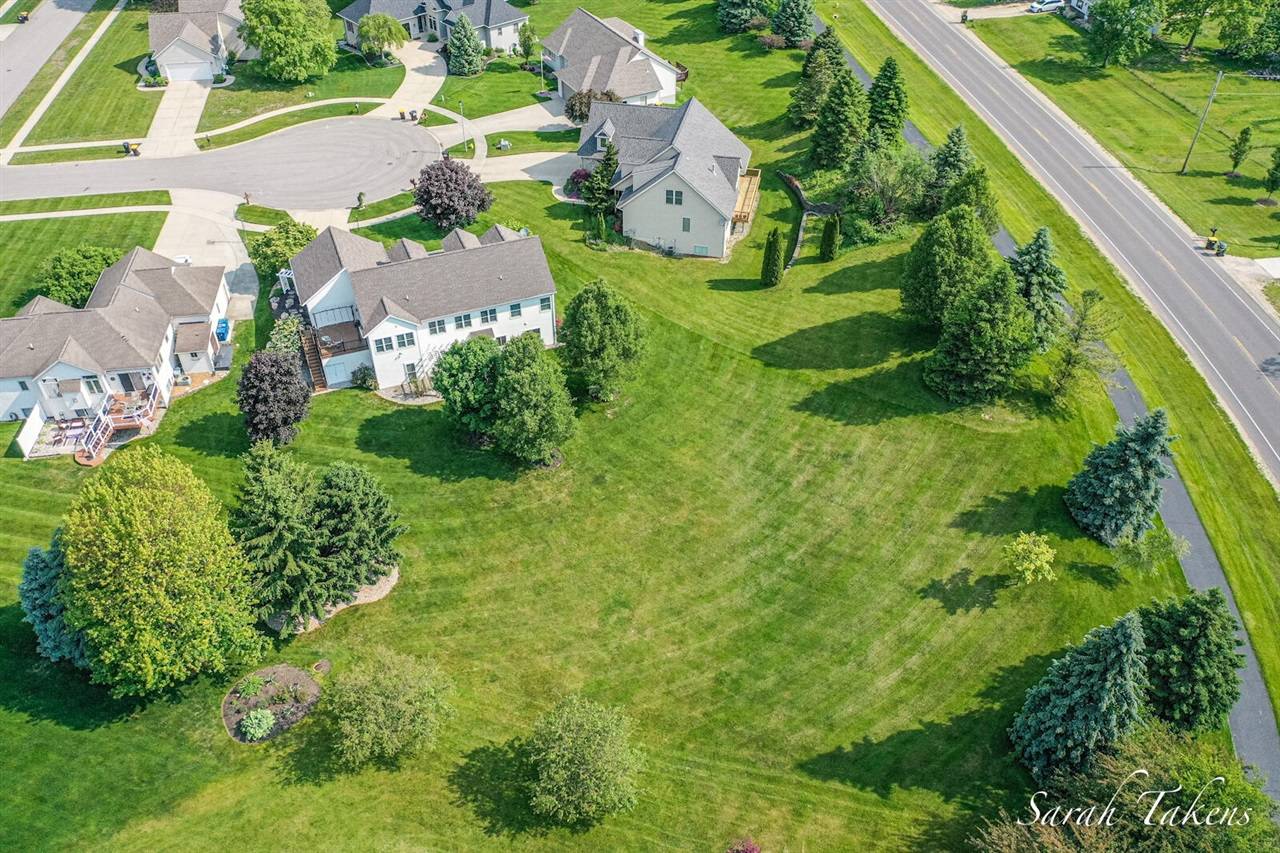 Hudsonville, MI 49426-8109,1438 N Lake Court