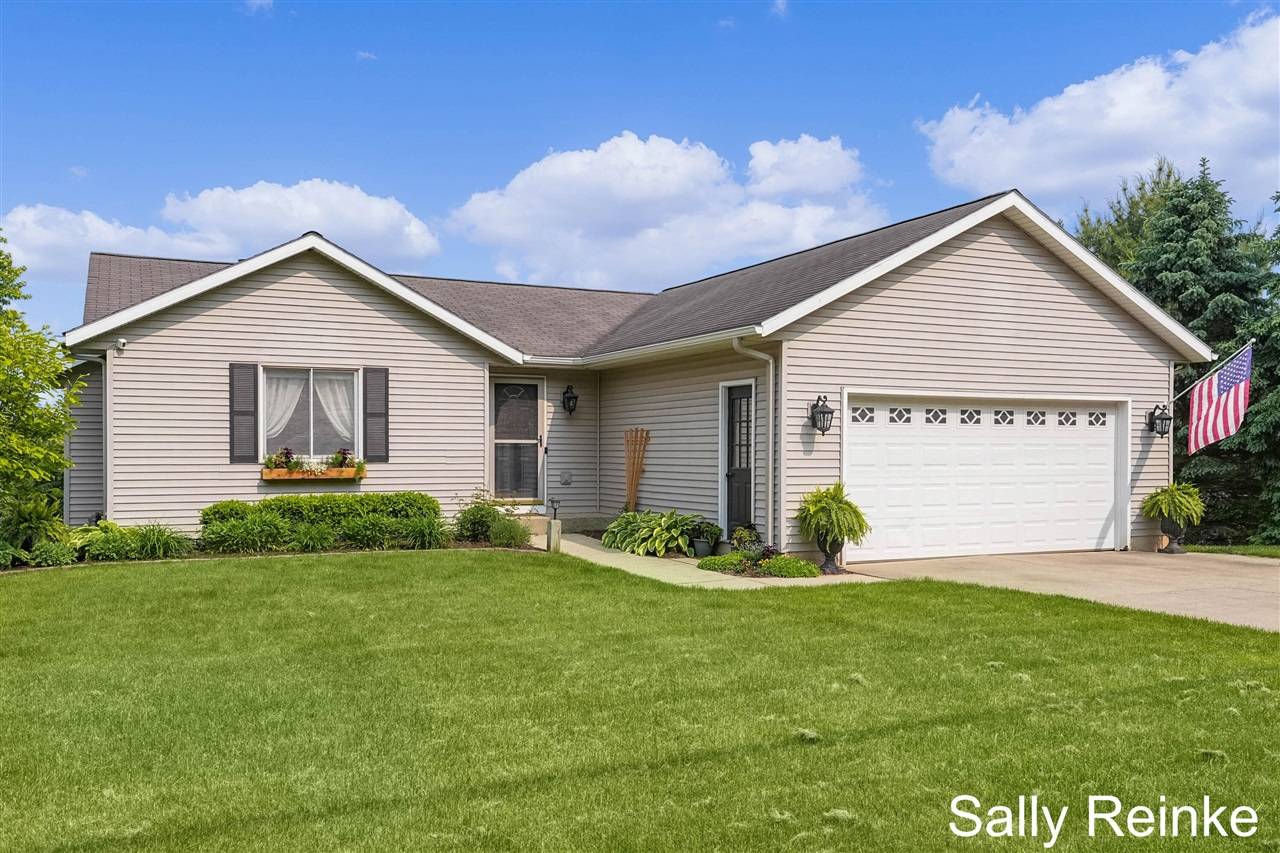 9158 Summit Avenue, Rockford, MI 49341