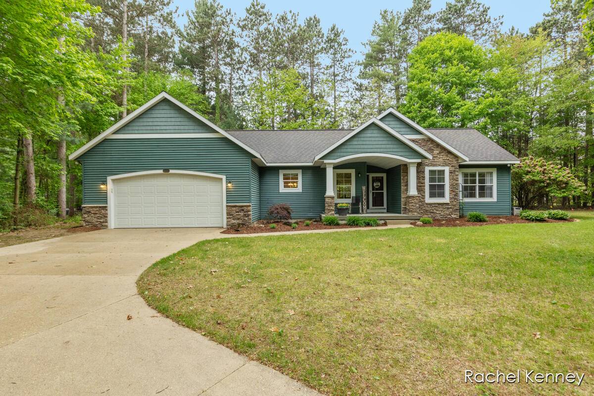 10637 Trailside Woods Drive, Rockford, MI 49341-7218