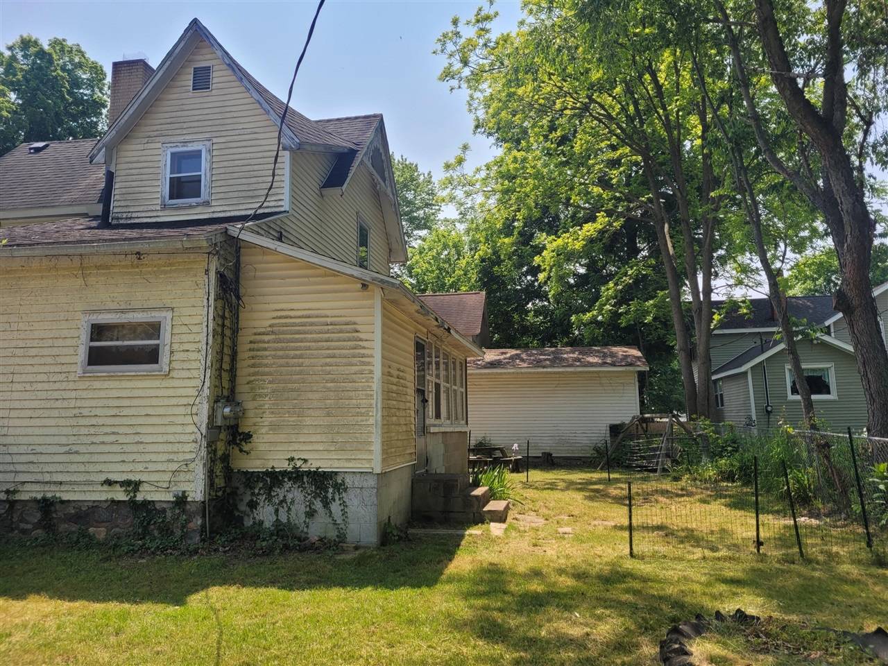 Lawrence, MI 49064,109 N Second Street