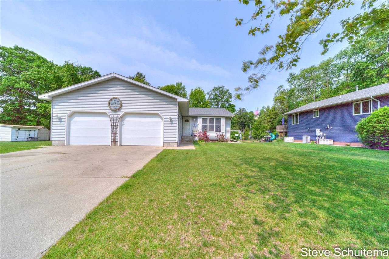 Spring Lake, MI 49456,19151 Pine Grove Court