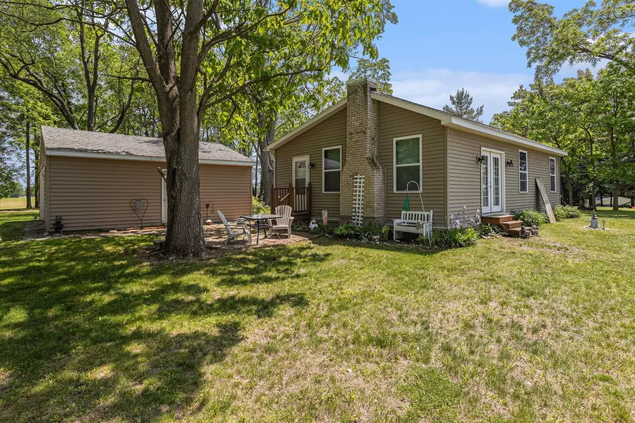 32205 James Street, Colon, MI 49040-9732