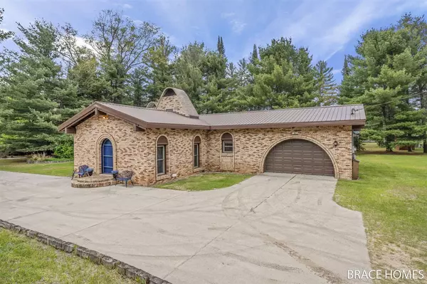 Harrison, MI 48625-8663,10279 N Finley Lake Avenue
